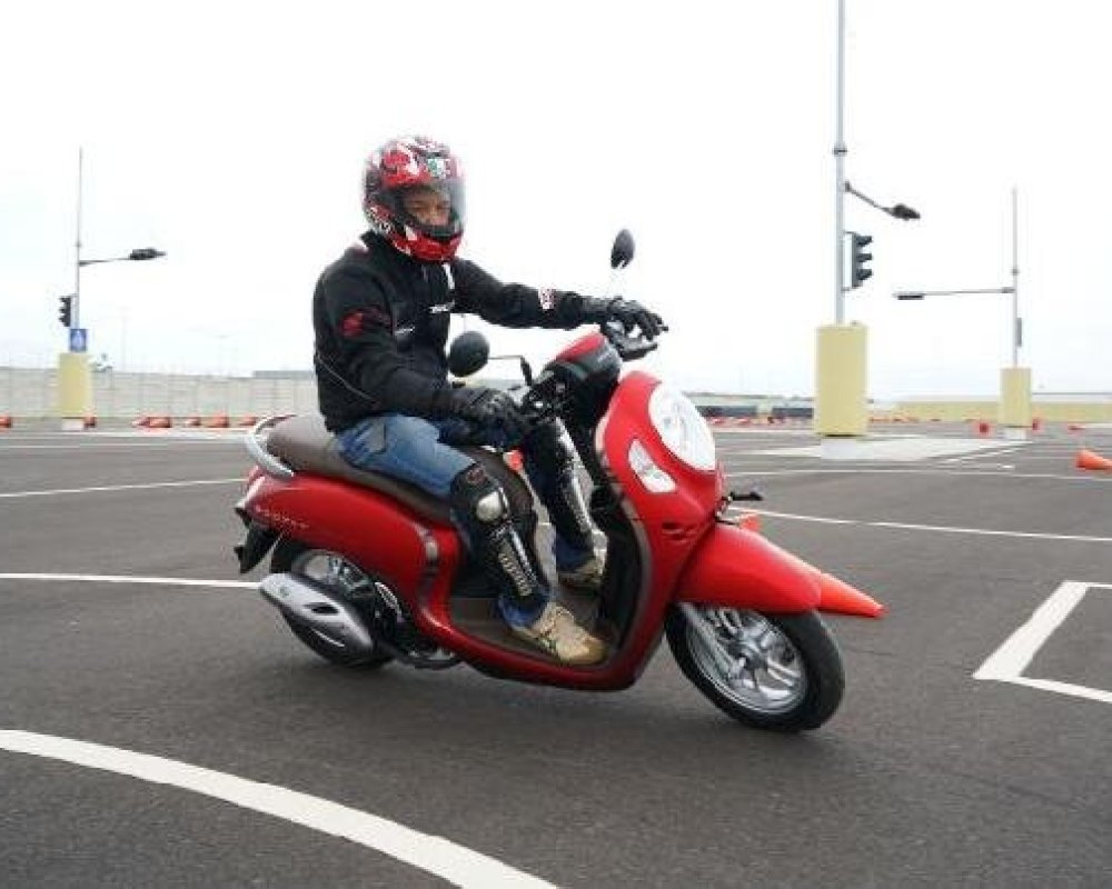 pengedara%20motor76